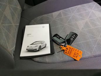 Volkswagen ID.3 Pro 58kWh Life (145 ps) - HEATED SEATS - COMFORT PACK - BLIND SP
