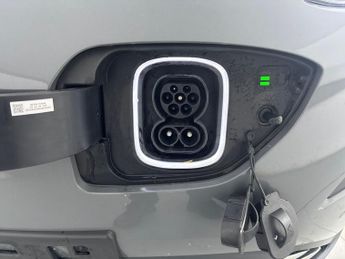 Hyundai Kona 64kWh Premium (10.5kW Charger) (204 ps) - HEATED SEATS - HEATED 
