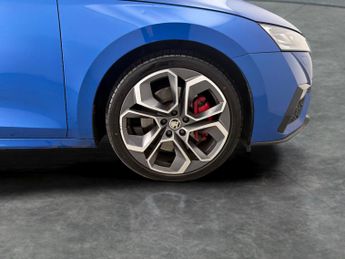 Skoda Octavia 2.0 TSI vRS DSG (245 ps) - BLUETOOTH - PARK SENSORS - DAB