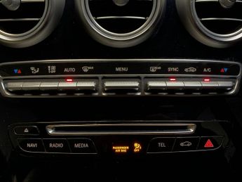 Mercedes-Benz C Class 2.0 C300 Sport Coupe 7G-Tronic+ (245 ps) - MIRROR PACKAGE - BLUE