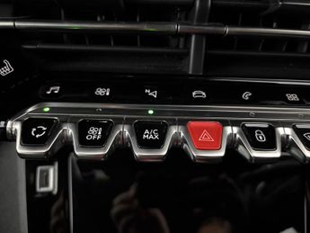 Peugeot E-2008 50kWh GT (7kW Charger) (136 ps) - BLACK ROOF RAILS - LED - REVER