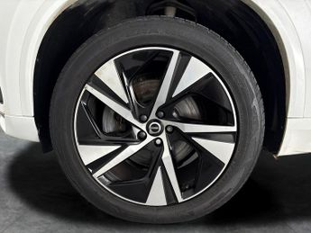 Volvo XC90 2.0 B5 MHEV R-Design 4WD (250 ps) - LED - REVERSE CAM - 7 SEATS