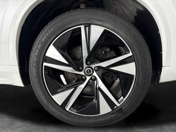 Volvo XC90 2.0 B5 MHEV R-Design 4WD (250 ps) - LED - REVERSE CAM - 7 SEATS