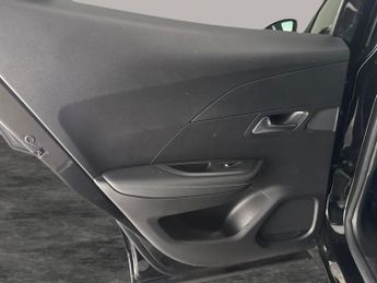 Peugeot 2008 1.2 PureTech Allure Premium + EAT (130 ps) - LED - REVERSE CAM -