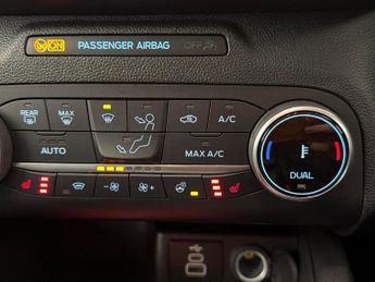 Ford Kuga 2.5 Duratec 14.4kWh Vignale Plug-in CVT (225 ps) - NAV - HEATED 