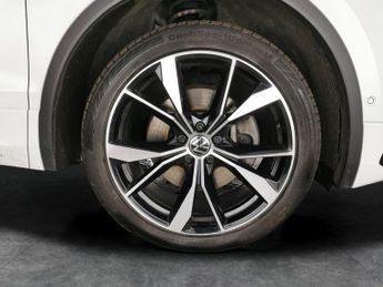 Volkswagen Tiguan 1.4 TSI 13kWh R-Line Plug-in DSG (245 ps) - HEATED SEATS - NAV