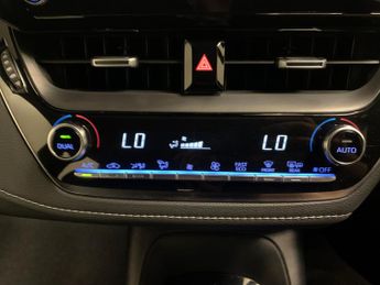 Toyota Corolla 1.8 VVT-h GPF Icon Tech Touring Sports CVT (122 ps) - HEATED SEA