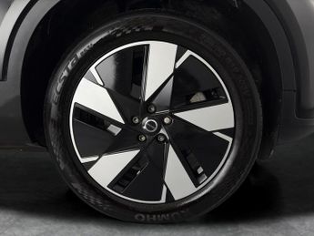 Volvo C40 Twin Recharge 82kWh Core AWD (408 ps) - ADAPT CRUISE - PARK ASSI