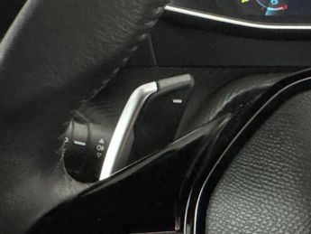 Peugeot 2008 1.2 PureTech Allure Premium + EAT (130 ps) - LED - REVERSE CAM -