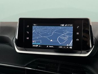 Peugeot 2008 1.2 PureTech Allure Premium + EAT (130 ps) - LED - REVERSE CAM -