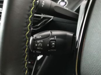 Peugeot E-208 50kWh GT (11kW Charger) (136 ps) - NAV - BLIND SPOT ASSIST - LAN