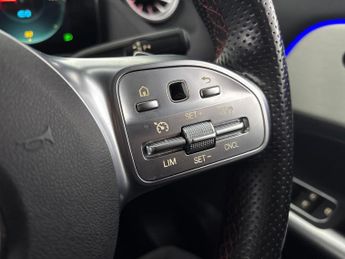 Mercedes-Benz EQA EQA 250+ 70.5kWh AMG Line (Premium) (190 ps) - LEATHER - KEYLESS