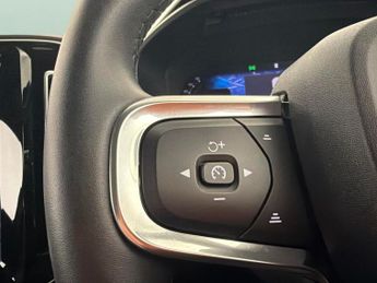Volvo XC40 2.0 B3 MHEV Core DCT (163 ps) - PARK ASSIST - LED - NAV
