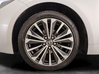 Toyota Corolla 1.8 VVT-h Design CVT (140 ps) - REVERSE CAM - NAV - HEATED SEATS