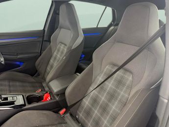 Volkswagen Golf 2.0 TDI GTD DSG (200 ps) - DIGITAL DASH - PADDLE SHIFT - PARK SE