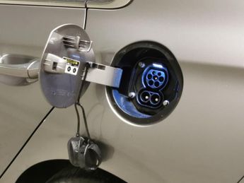 Hyundai Ioniq 38.3kWh Premium (136 ps) - LED - REVERSE CAM - NAV