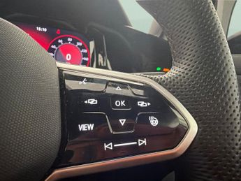 Volkswagen Golf 2.0 TDI GTD DSG (200 ps) - DIGITAL DASH - PADDLE SHIFT - PARK SE