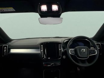 Volvo XC40 2.0 B3 MHEV Core DCT (163 ps) - PARK ASSIST - LED - NAV
