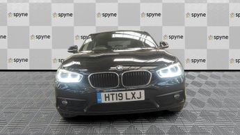 BMW 118 1.5 118i SE Business (136 ps) - AUTO HEADLIGHTS - SPLIT FOLDING 