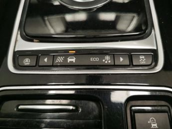 Jaguar F-PACE 3.0 D300 V6 S AWD (300 ps) - MERIDIAN AUDIO - NAV - HEATED SEATS