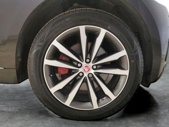 Jaguar F-PACE 3.0 D300 V6 S AWD (300 ps) - MERIDIAN AUDIO - NAV - HEATED SEATS