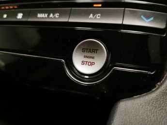 Jaguar F-PACE 3.0 D300 V6 S AWD (300 ps) - MERIDIAN AUDIO - NAV - HEATED SEATS