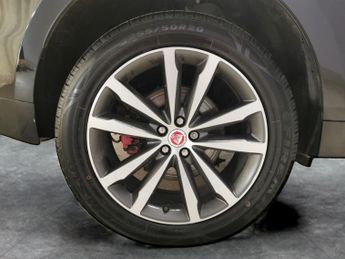 Jaguar F-PACE 3.0 D300 V6 S AWD (300 ps) - MERIDIAN AUDIO - NAV - HEATED SEATS