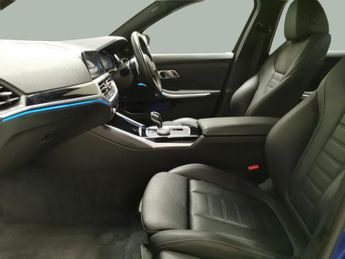 BMW 330 2.0 330e 12kWh M Sport Plug-in (292 ps) - DIGITAL COCKPIT