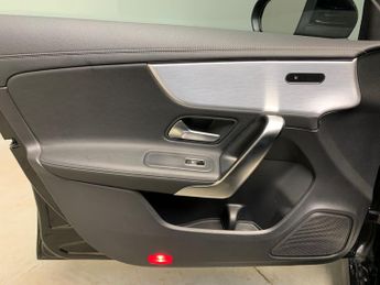 Mercedes-Benz CLA 1.3 CLA180 AMG Line Coupe 7G-DCT (136 ps) - LED - REVERSE CAM - 