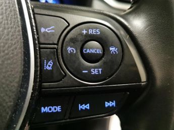 Toyota RAV4 2.5 VVT-h GPF Design CVT 4WD (222 ps) - LED - REVERSE CAM - NAV