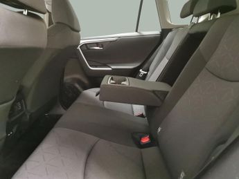 Toyota RAV4 2.5 VVT-h GPF Design CVT 4WD (222 ps) - LED - REVERSE CAM - NAV