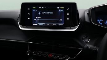 Peugeot E-2008 50kWh Allure Premium (7kW Charger) (136 ps) - BLUETOOTH - CRUISE