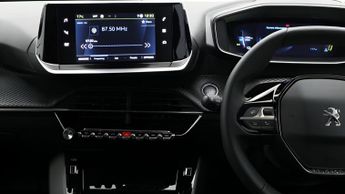 Peugeot E-2008 50kWh Allure Premium (7kW Charger) (136 ps) - BLUETOOTH - CRUISE