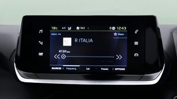 Peugeot E-2008 50kWh Allure Premium (7kW Charger) (136 ps) - BLUETOOTH - CRUISE