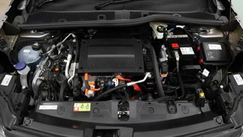 Peugeot E-2008 50kWh Allure Premium (7kW Charger) (136 ps) - BLUETOOTH - CRUISE