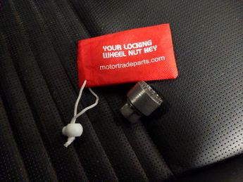 Land Rover Discovery Sport 1.5 P300e 12.2kWh R-Dynamic HSE Plug-in 4WD (309 ps) - CARPLAY