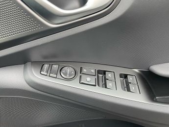 HYUNDAI IONIQ 0.0 PREMIUM 5d 135 BHP