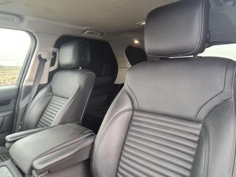 LAND ROVER DISCOVERY 3.0 SE MHEV 5d AUTO 296 BHP