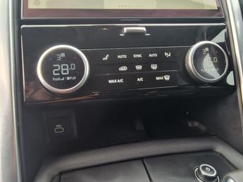 LAND ROVER DISCOVERY 3.0 SE MHEV 5d AUTO 296 BHP