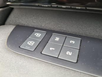 LAND ROVER DISCOVERY 3.0 SE MHEV 5d AUTO 296 BHP