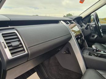 LAND ROVER DISCOVERY 3.0 SE MHEV 5d AUTO 296 BHP