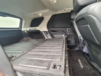 LAND ROVER DISCOVERY 3.0 SE MHEV 5d AUTO 296 BHP