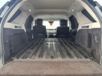 LAND ROVER DISCOVERY 3.0 SE MHEV 5d AUTO 296 BHP
