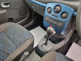 RENAULT CLIO 1.6 AUTOMATIC EXPRESSION 16V 5d 111 BHP