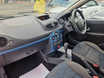 RENAULT CLIO 1.6 AUTOMATIC EXPRESSION 16V 5d 111 BHP