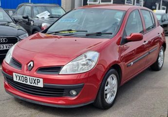 RENAULT CLIO 1.6 AUTOMATIC EXPRESSION 16V 5d 111 BHP