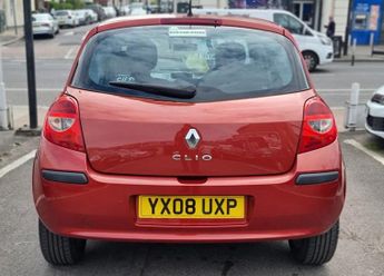 RENAULT CLIO 1.6 AUTOMATIC EXPRESSION 16V 5d 111 BHP
