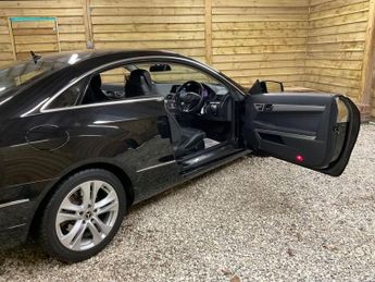 MERCEDES-BENZ E-CLASS 1.8 E200 CGI BLUEEFFICIENCY SE 2d 184 BHP