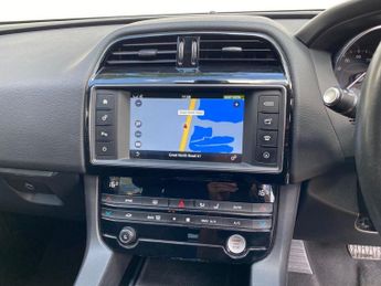 JAGUAR F-PACE 2.0 PRESTIGE AWD 5dr