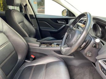 JAGUAR F-PACE 2.0 PRESTIGE AWD 5dr